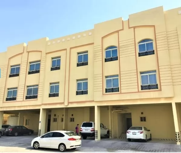 Residential Ready Property 2 Bedrooms U/F Apartment  for rent in Al Sadd , Doha #12821 - 1  image 